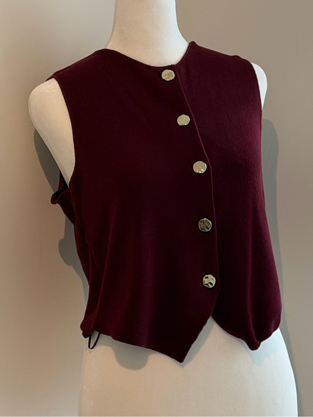 Rachel Zoe Sleeveless Button Tank in Deep Wine - Picture 3 of 3